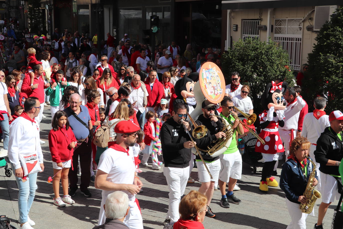 Charangas, degustaciones... Arnedo disfruta del penúltimo día de las fiestas