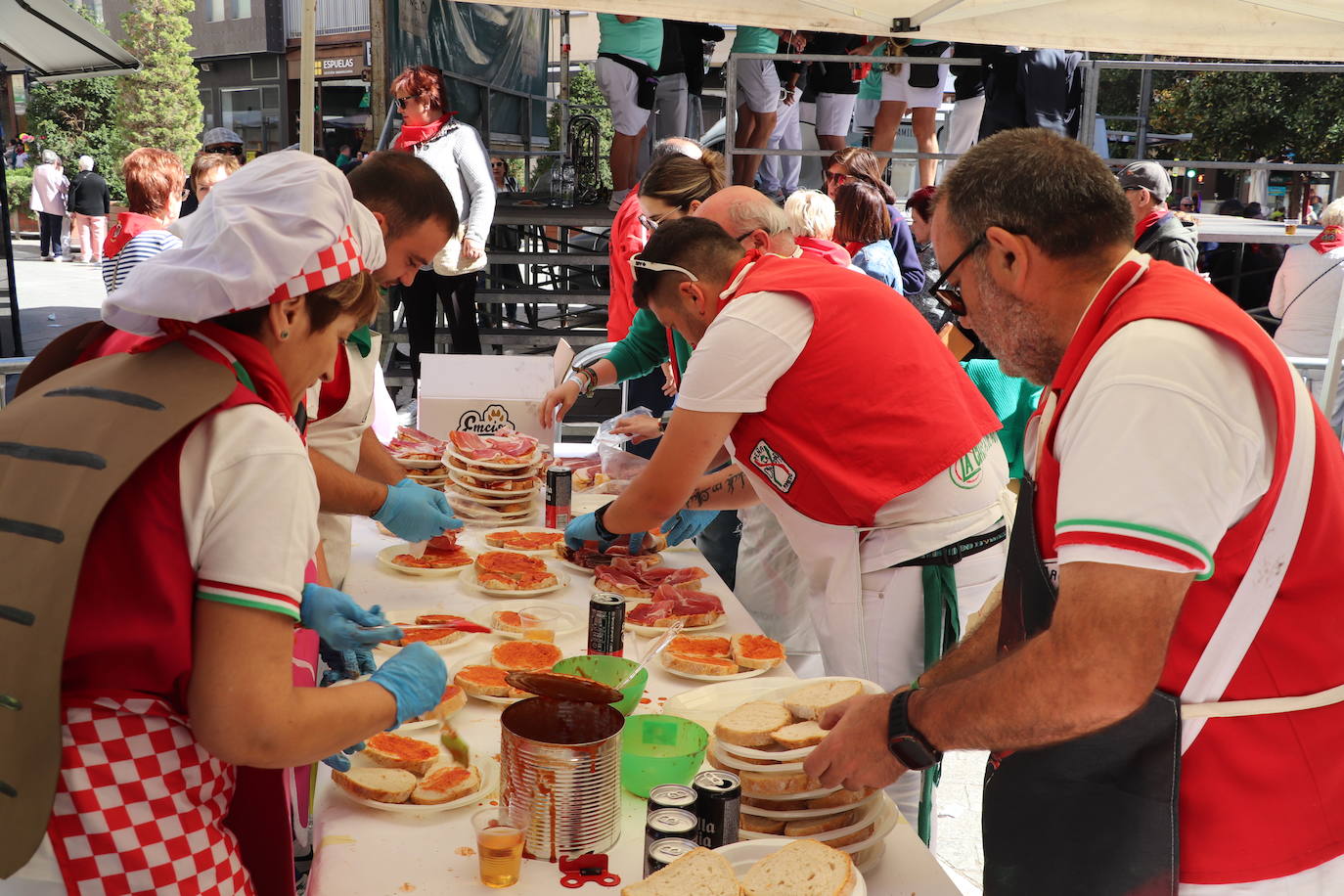 Charangas, degustaciones... Arnedo disfruta del penúltimo día de las fiestas