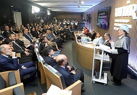 Inmaculada Berlanga durante su discurso en el acto de apertura del nuevo curso académico de la Universidad Internacional de La Rioja.