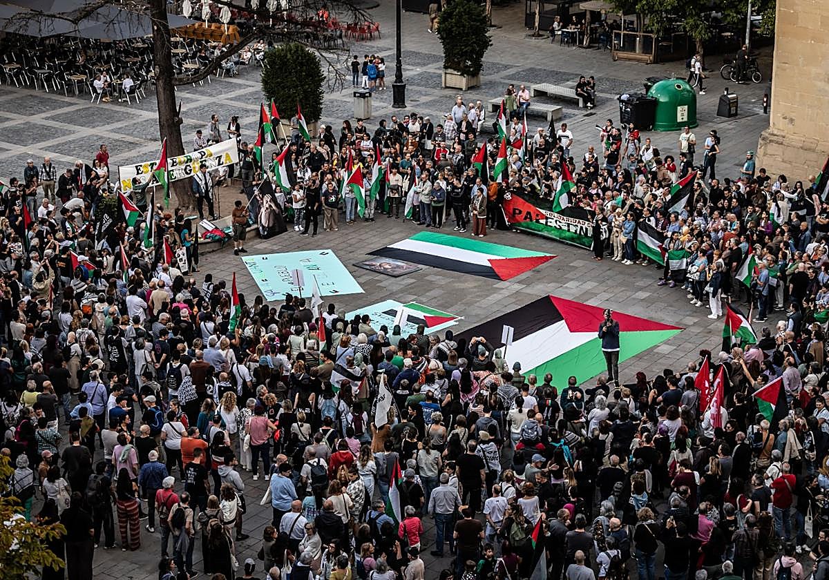 Una concentración en Logroño se solidariza con el pueblo palestino y con la 'flotilla'