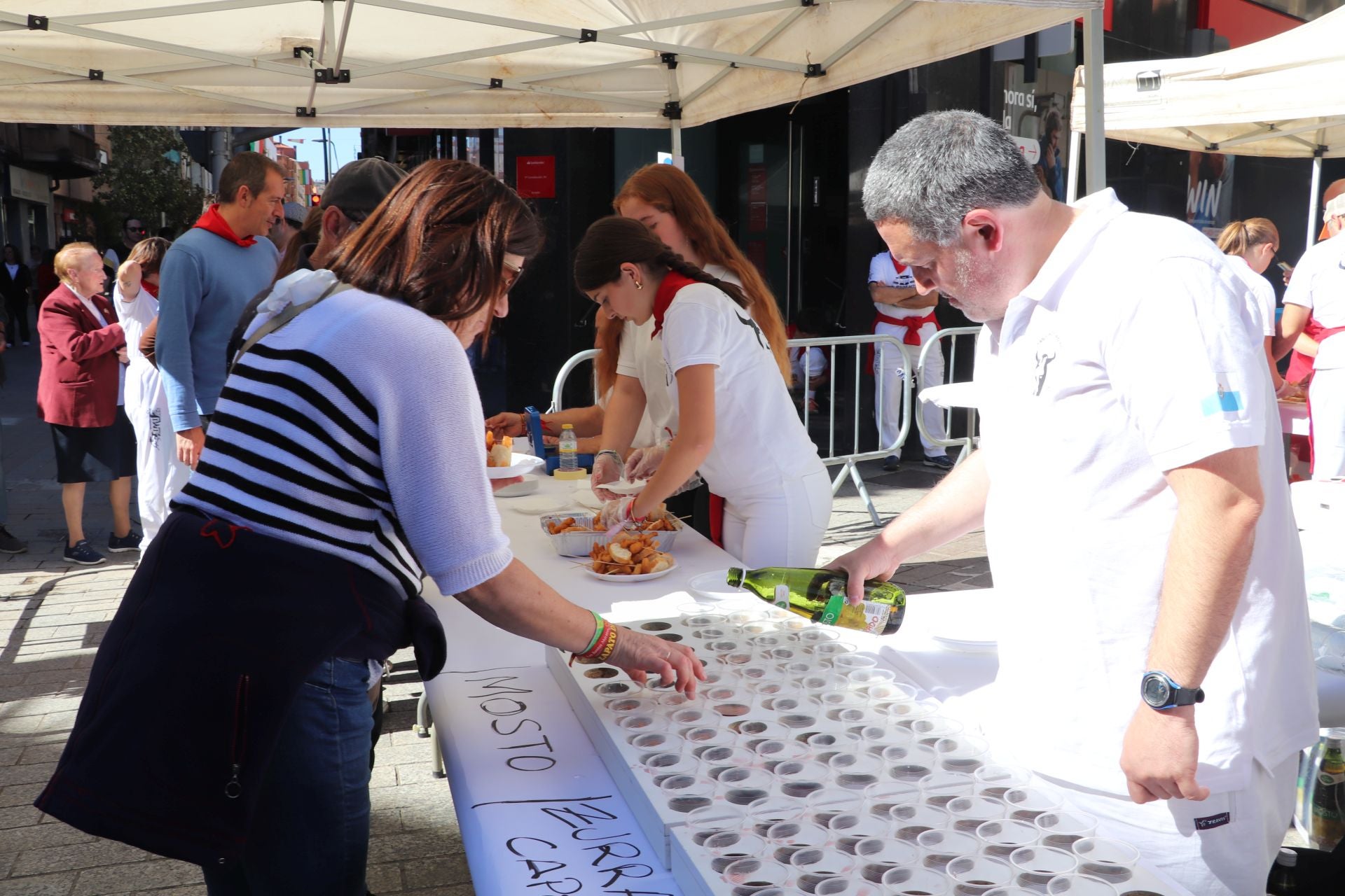 Arnedo disfruta de paellada, pasacalles y degustaciones en el cierre de sus fiestas