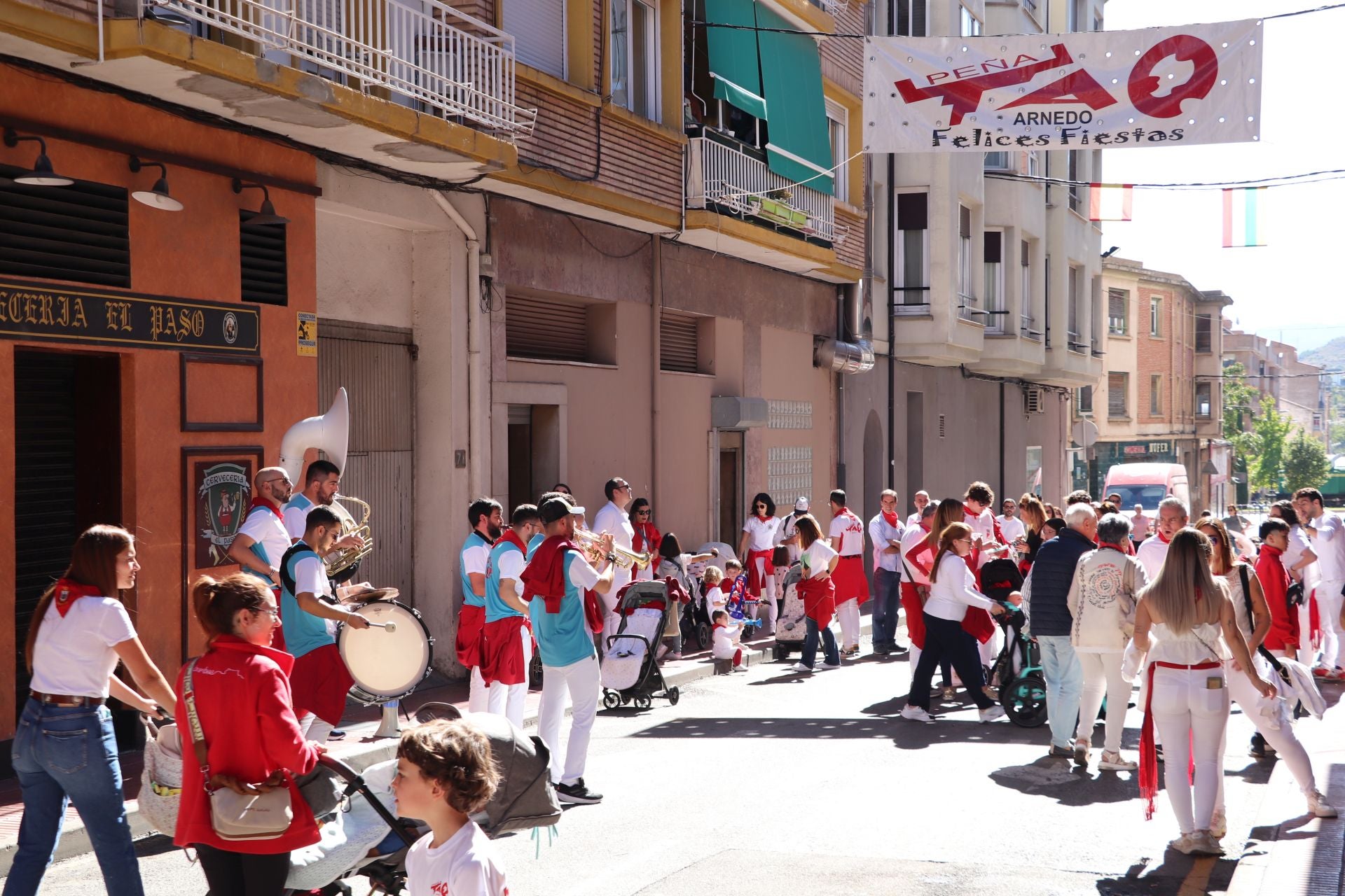 Arnedo disfruta de paellada, pasacalles y degustaciones en el cierre de sus fiestas