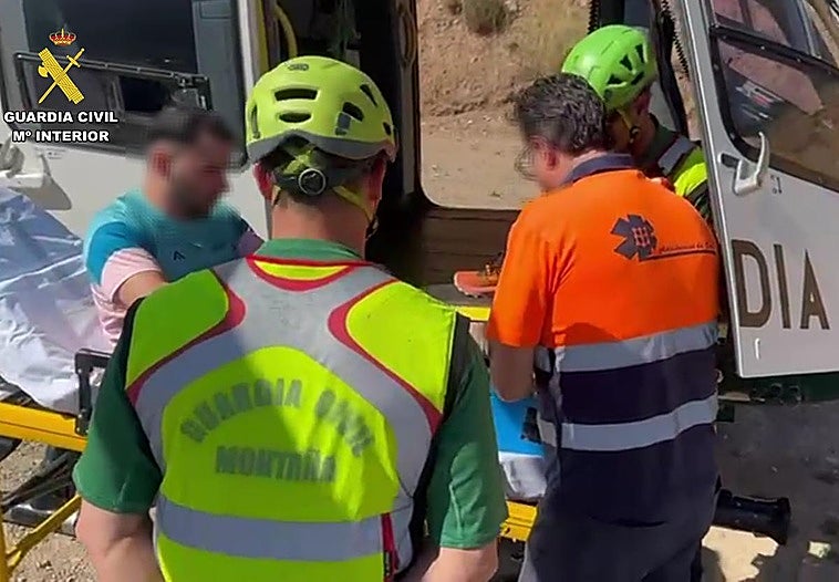 La Guardia Civil rescata en helicóptero a un corredor de la Arnedillo Trail