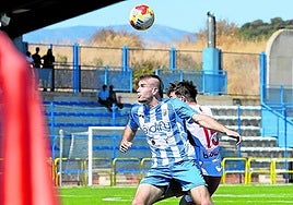 Imagen del partido entre Oyonesa y San Marcial.