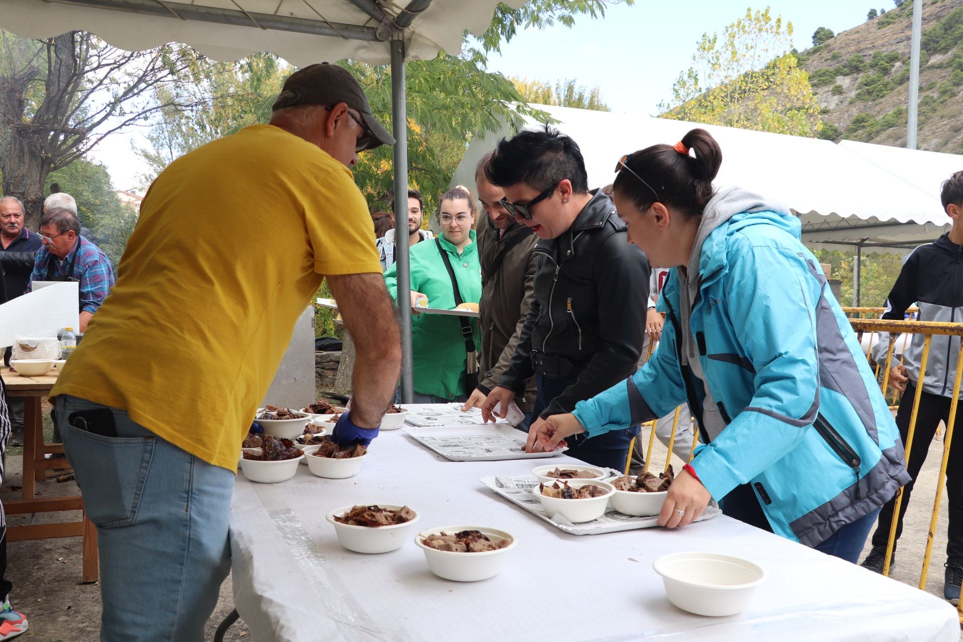 Las imágenes de la XXII Jornada de la Ternera Asada de Enciso