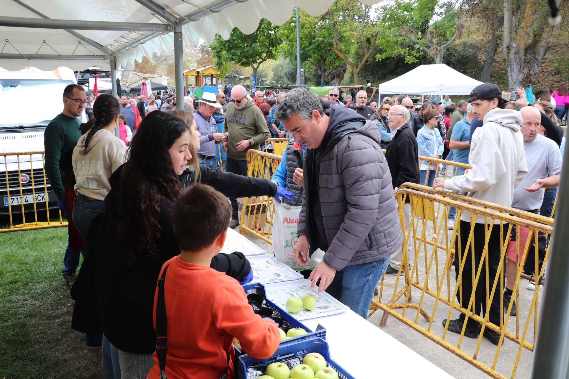 Las imágenes de la XXII Jornada de la Ternera Asada de Enciso