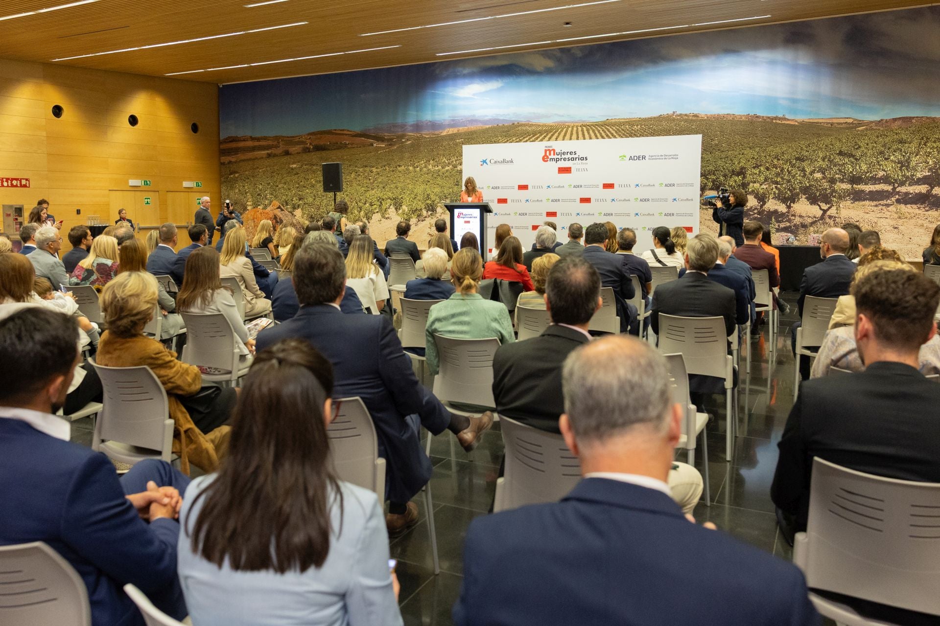 Actualidad Económica y TELVA premian a las Mujeres Empresarias en La Rioja