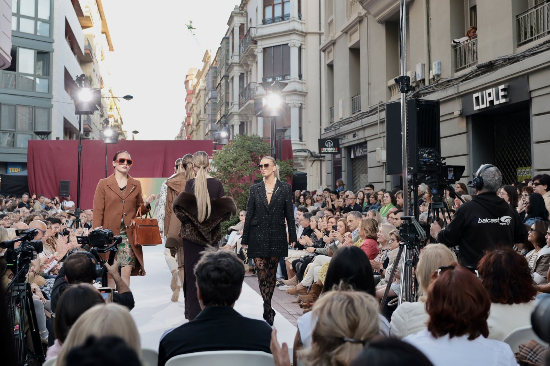 La moda desfila en Logroño por las Cien Tiendas