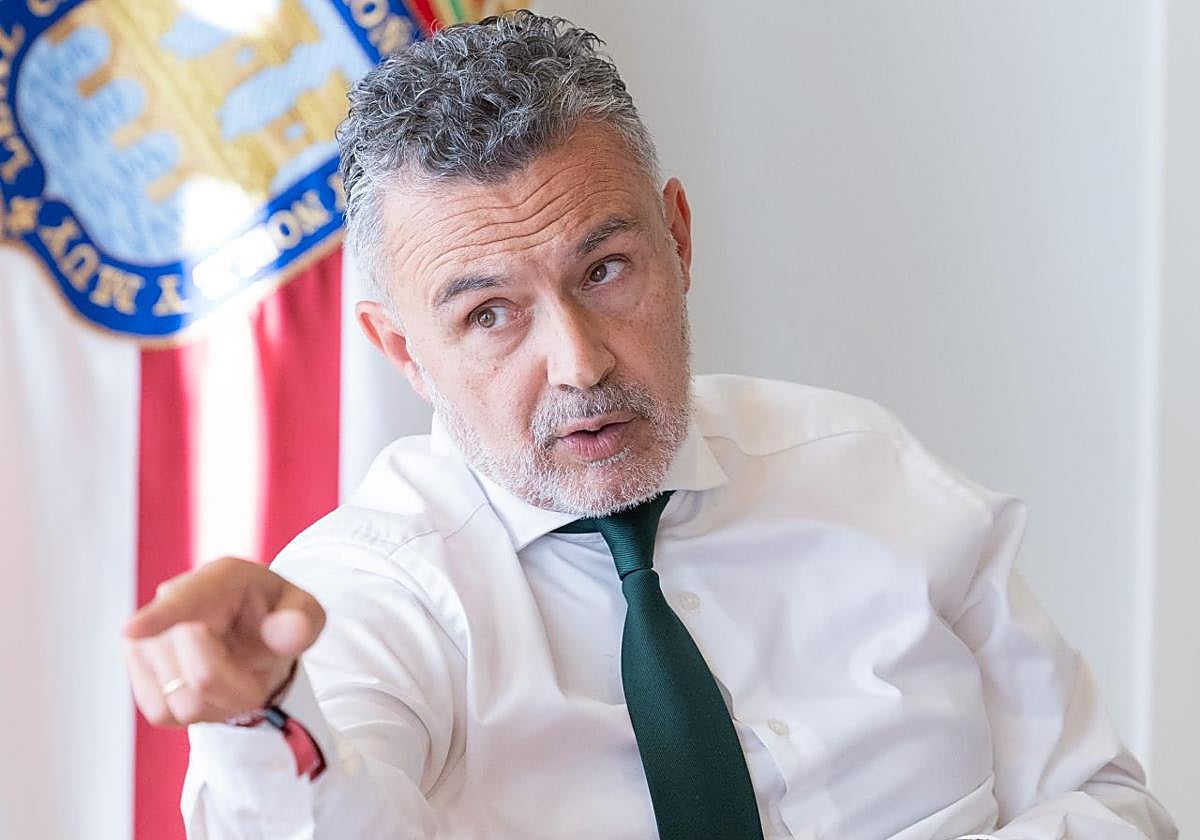 Conrado Escobar, alcalde de Logroño