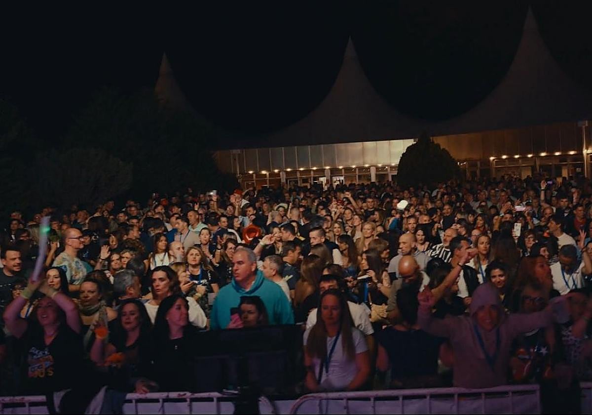 'Aquí contigo los 90' reunió a 3.500 personas