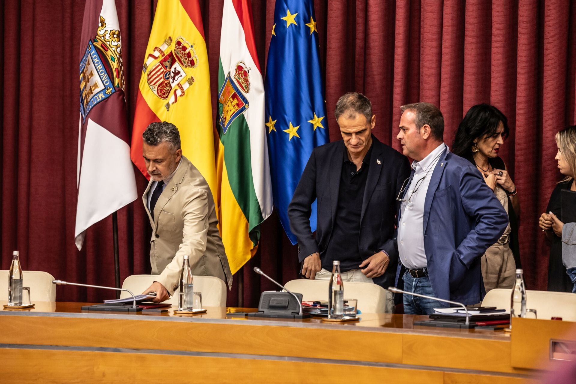 Francisco Iglesias, a la derecha, en un pasado pleno municipal.