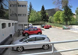 Patio de la parte trasera del edificio municipal Najerafórum