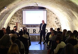 El psiquiatra Ramón Novell, durante su intervención en la jornada organizada por Plena Inclusión La Rioja.