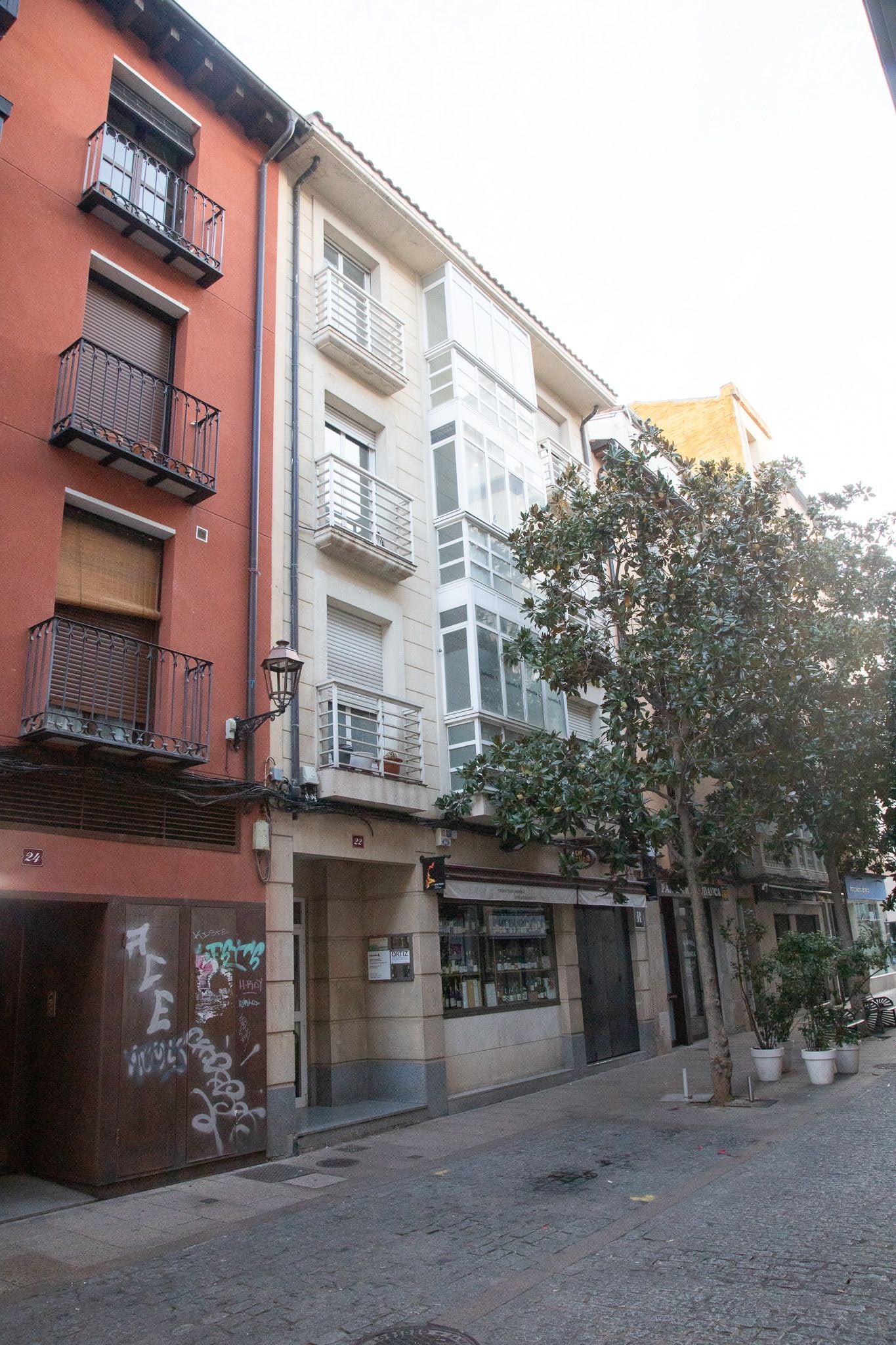 Hermanos Moroy 22, con licencia ya pedida para seis pisos.