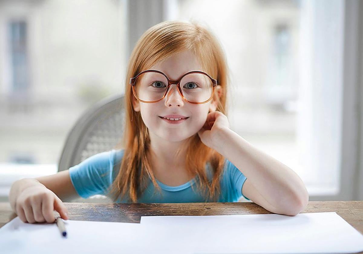 El grupo universitario 'Vaya Profes' organiza el II Concurso de dibujo 'Y a ti, ¿quién te enseñó?'