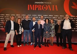 Manuel Ruiz Hernández, galardonado con el Premio Impronta del Año 2025, acudió a la gala acompañado de parte de su familia, entre ellos varios de sus hijos (Cristóbal, Ana y Manuel), y un nutrido grupo de amigos.