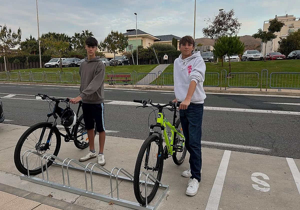 Aparcabicis en el Sagrado Corazón de Arnedo