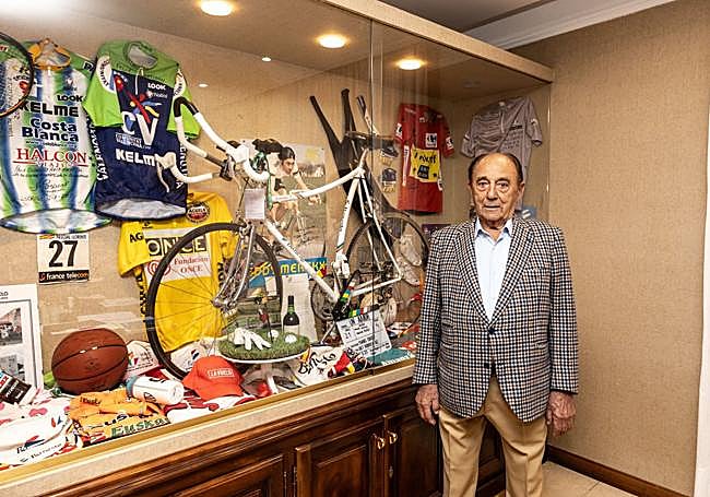 Ruiz es un apasionado del ciclismo y aún sale a diario a andar en bici.