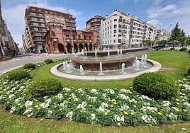 Zona ajardinada de la glorieta de Quintiliano, junto al Ayuntamiento de Calahorra.