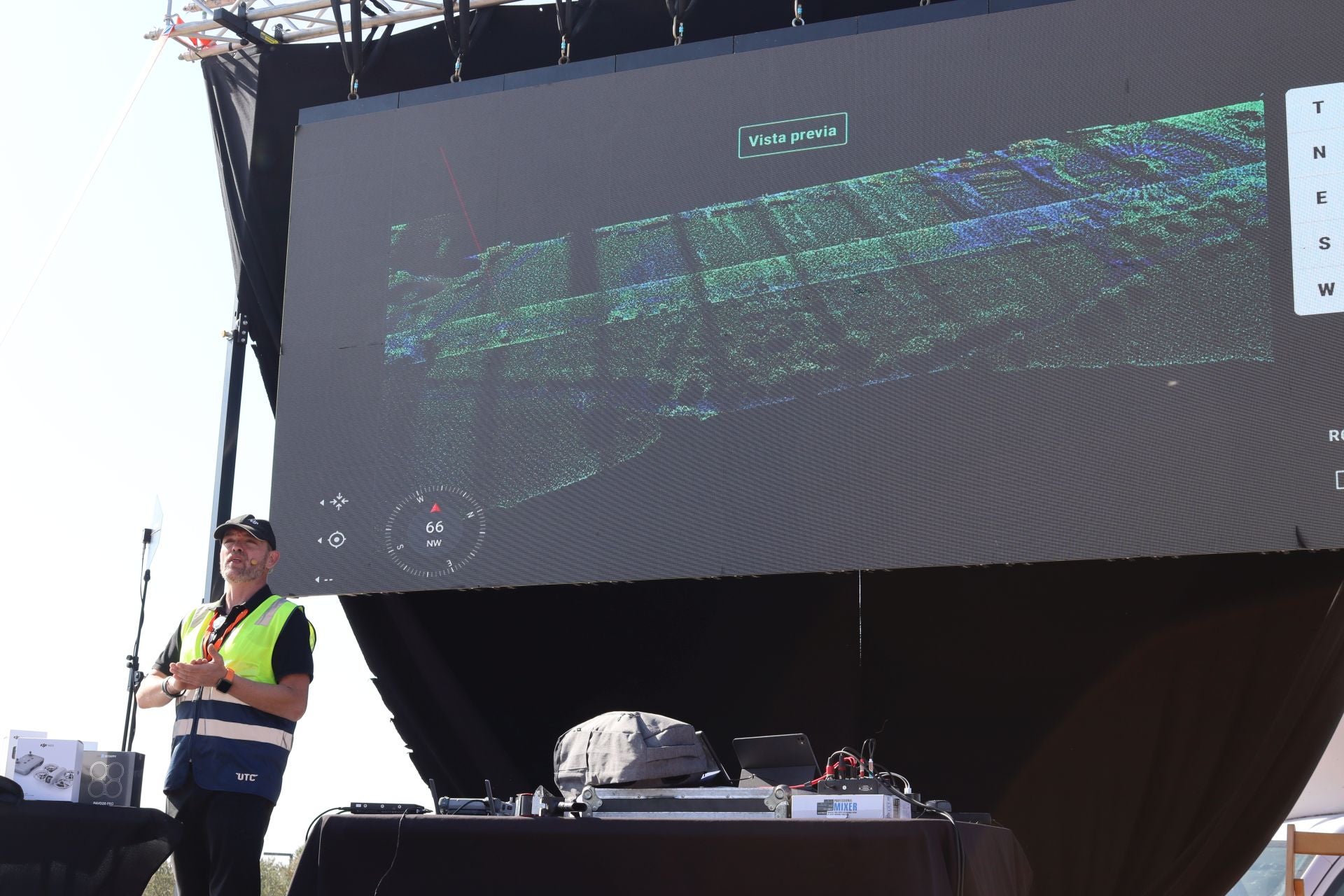 Exhibición de drones entre San Vicente y Briones