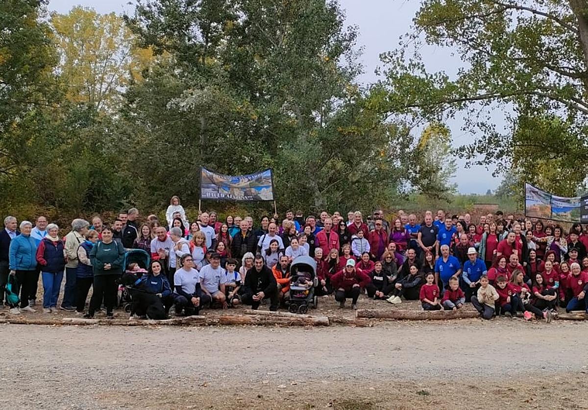 Encuentro en la Vía Romana del Iregua de los caminantes que partieron desde Villamediana y Alberite, antes de salir hacia Lardero.