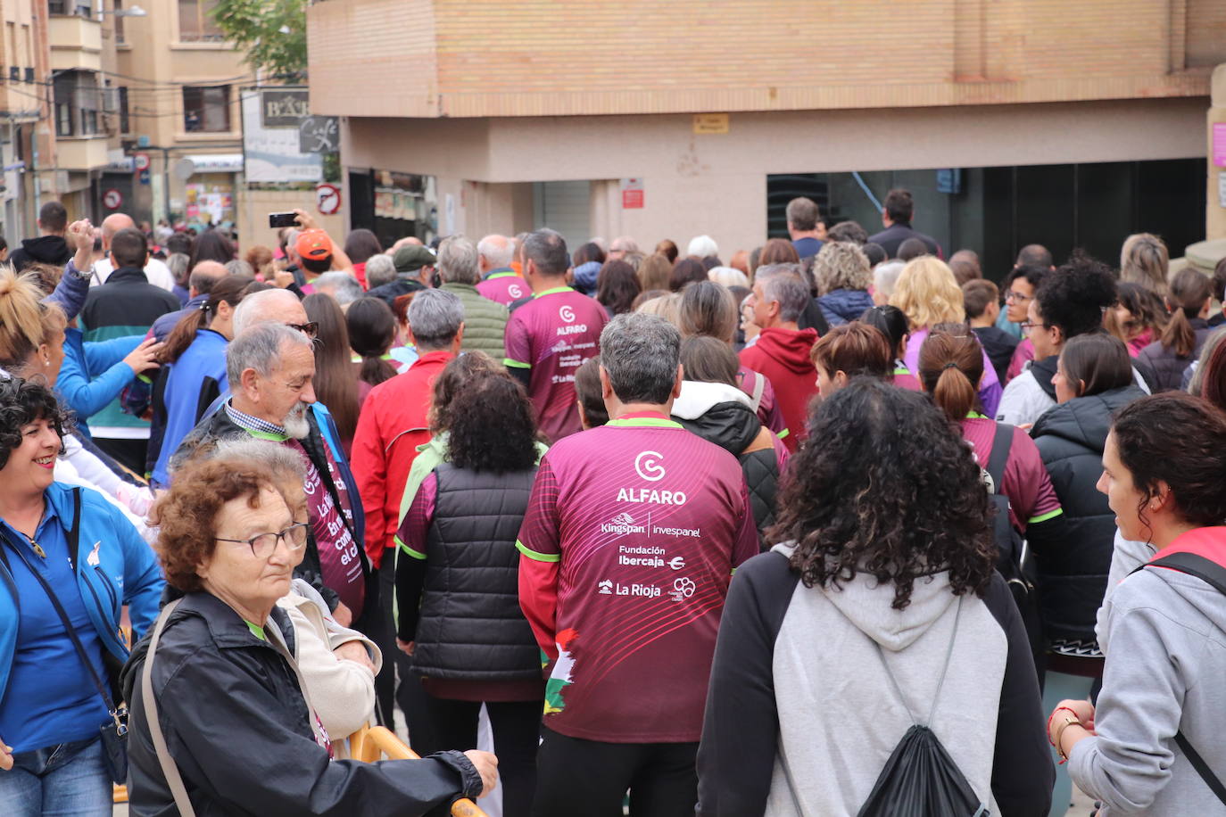 Las imágenes de la marcha contra el cáncer en Alfaro