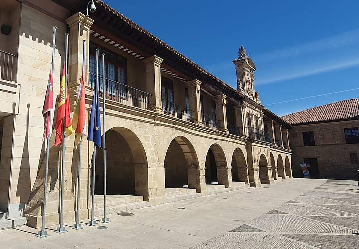 Edificio del Ayuntamiento de Santo Domingo, en la Plaza de España.