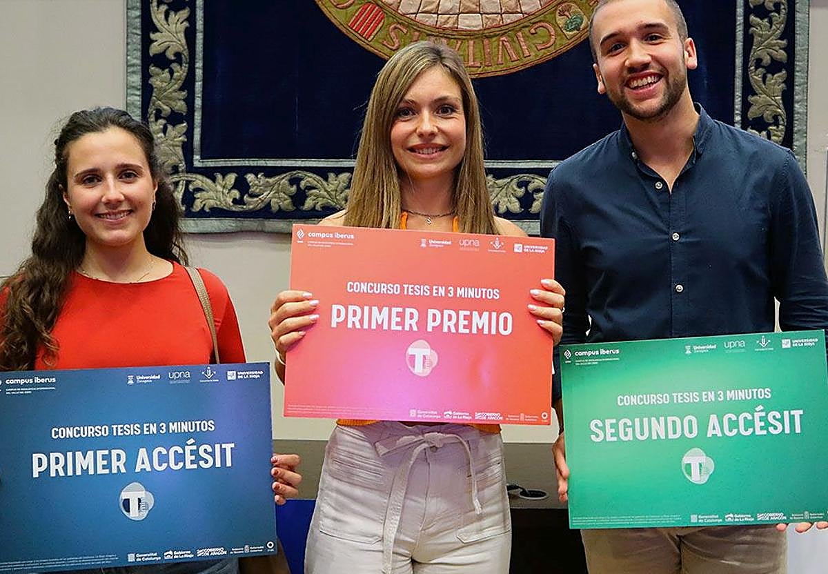 Beatriz Peñín, a la izquierda, junto a Silvia Mata e Ismael Perisé Badía.