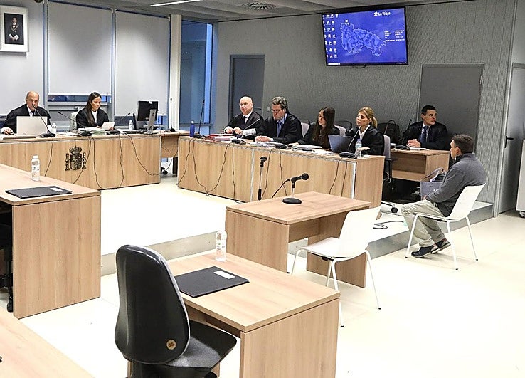 El acusado, durante la vista oral que se sigue contra él por asesinato.