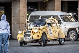 Uno de los clásicos Citroën participantes en el raid.