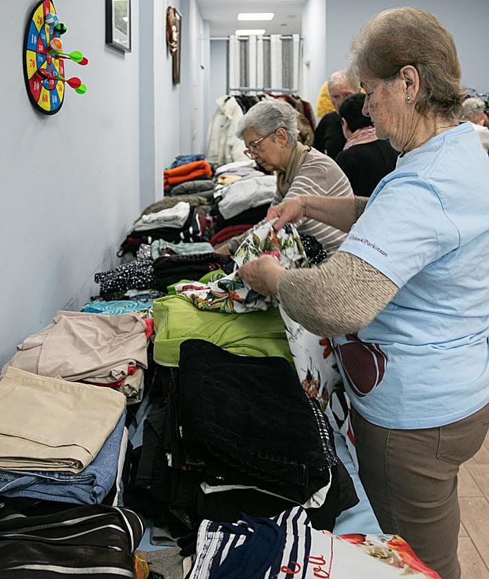 Imagen secundaria 2 - Párkinson Rioja, un mercadillo solidario de esperanza
