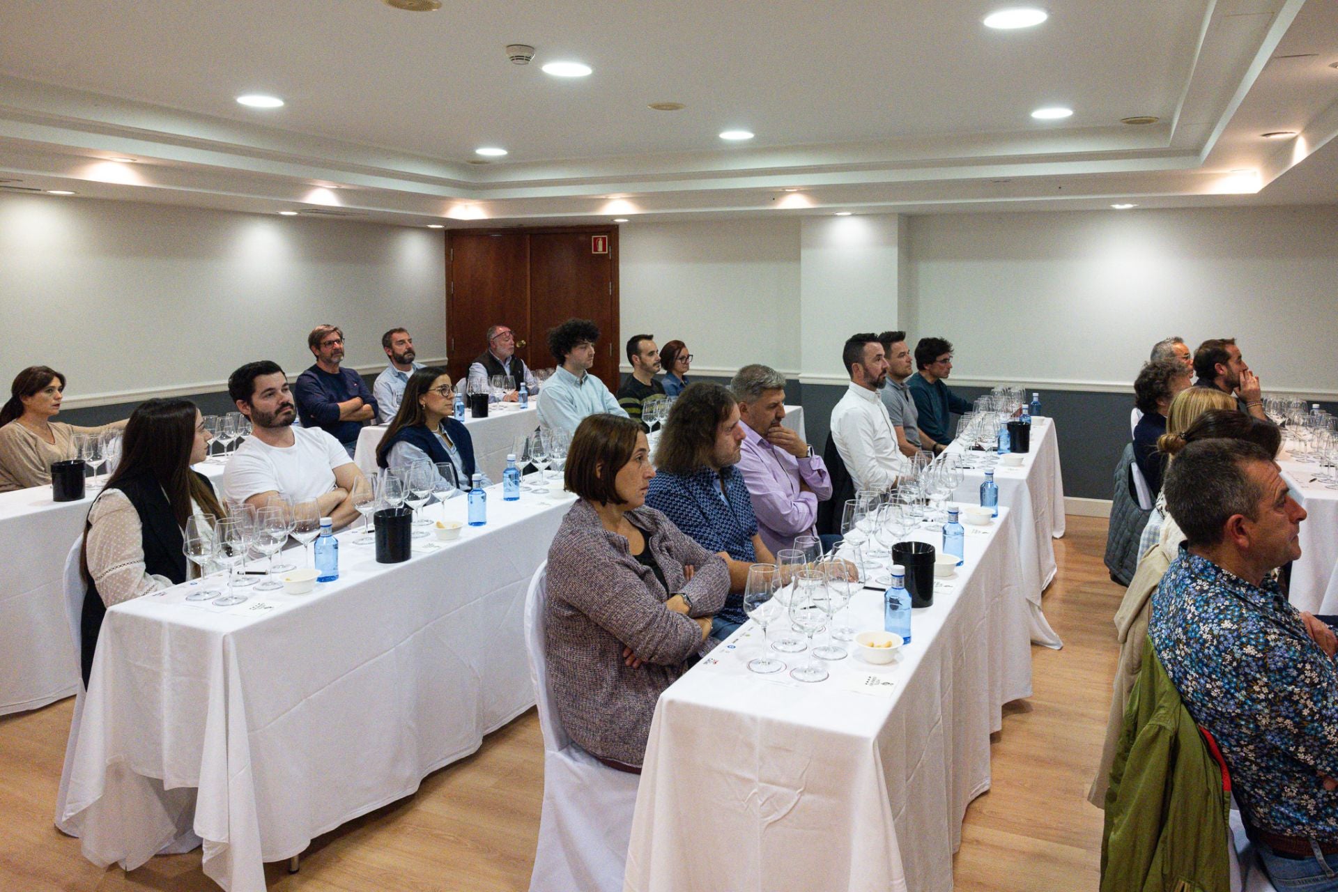 Las imágenes de la cata de Viticultores de Lapuebla