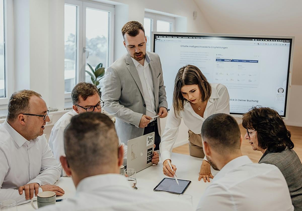 Las microcredenciales que organizan la UR y el Santander abordan cuestiones como la comunicación, el emprendimiento, la empleabilidad y el liderazgo.