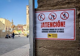 Plaza de la Cofradía del Vino de Rioja, entre las calles del Horno y La Brava, en la Villanueva de Logroño.