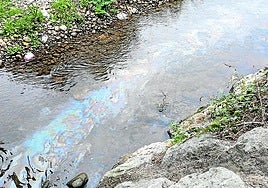 Gasoil en el río Iregua, hoy en La Guindilla.