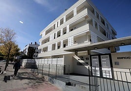 Edificios de reciente construcción en el barrio Entre Ríos de Lardero.