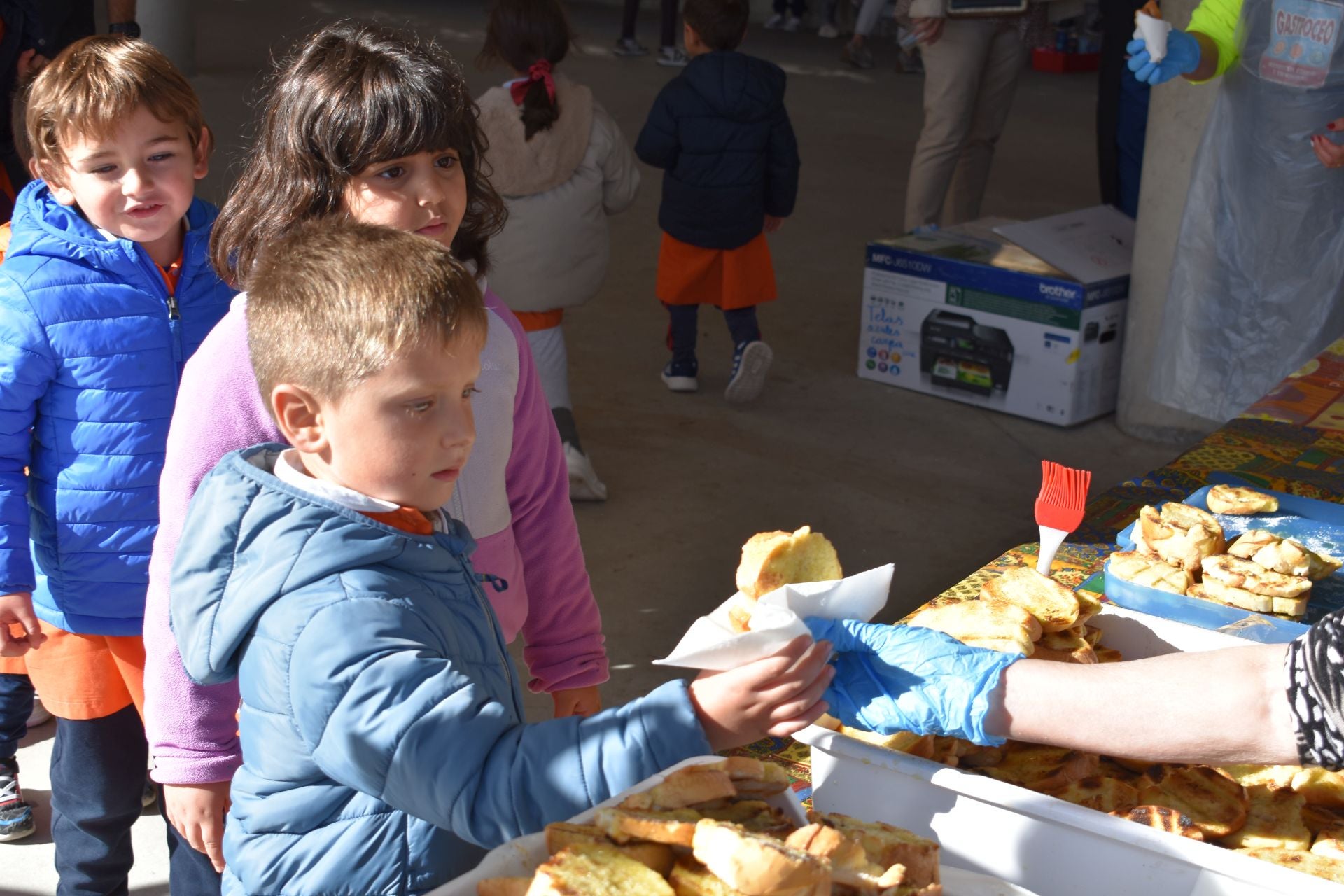 El CEO Villa de Autol reparte 3.000 &#039;pringadas&#039;