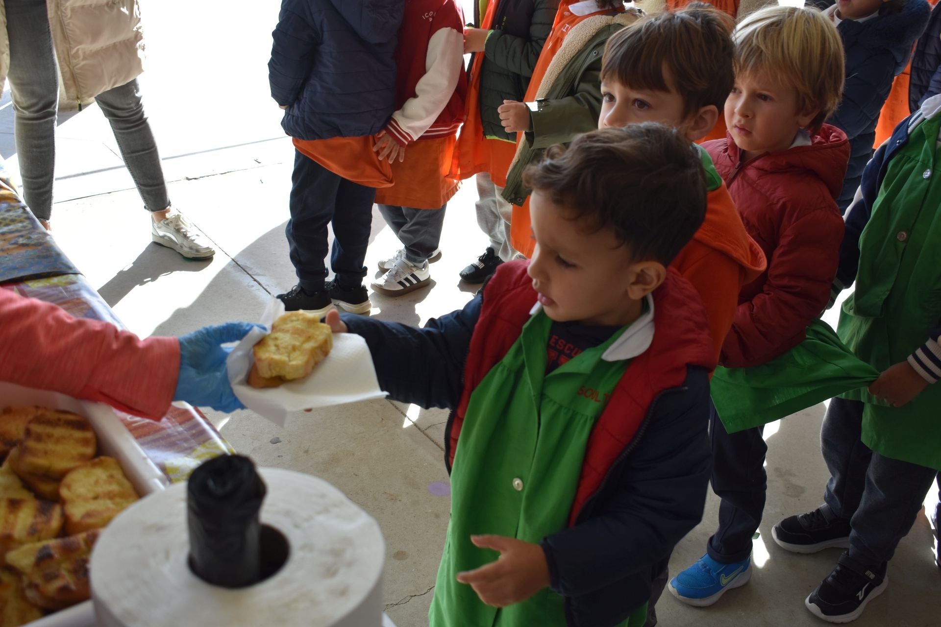 El CEO Villa de Autol reparte 3.000 &#039;pringadas&#039;