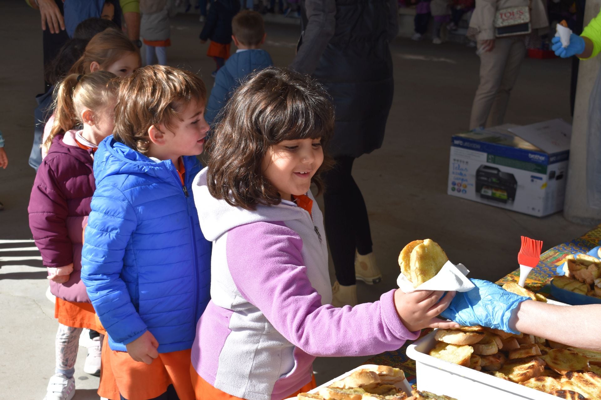 El CEO Villa de Autol reparte 3.000 &#039;pringadas&#039;