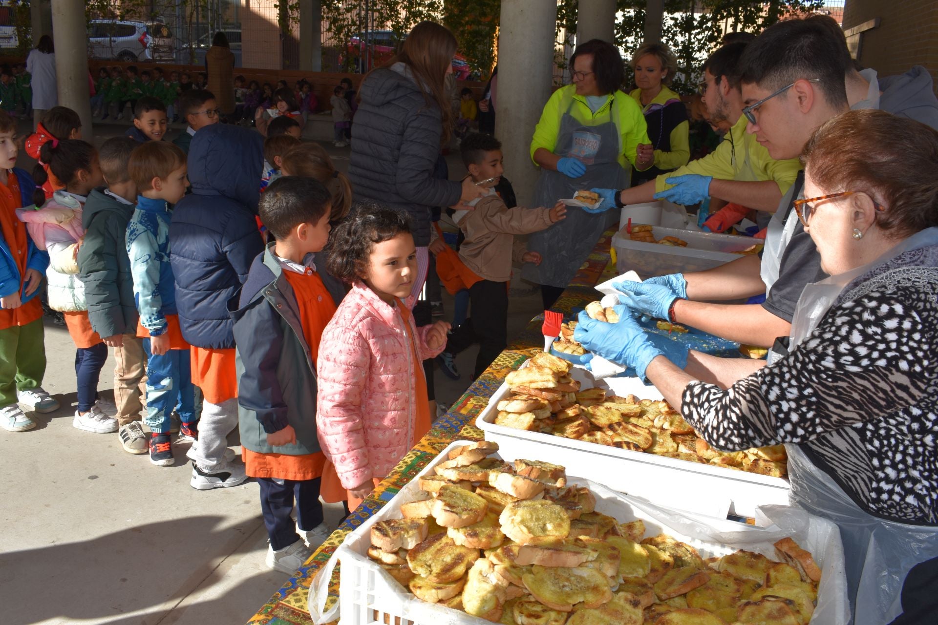 El CEO Villa de Autol reparte 3.000 &#039;pringadas&#039;