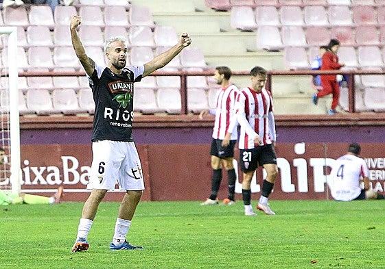 Alonso celebra el primer gol del Tudelano en Las Gaunas.