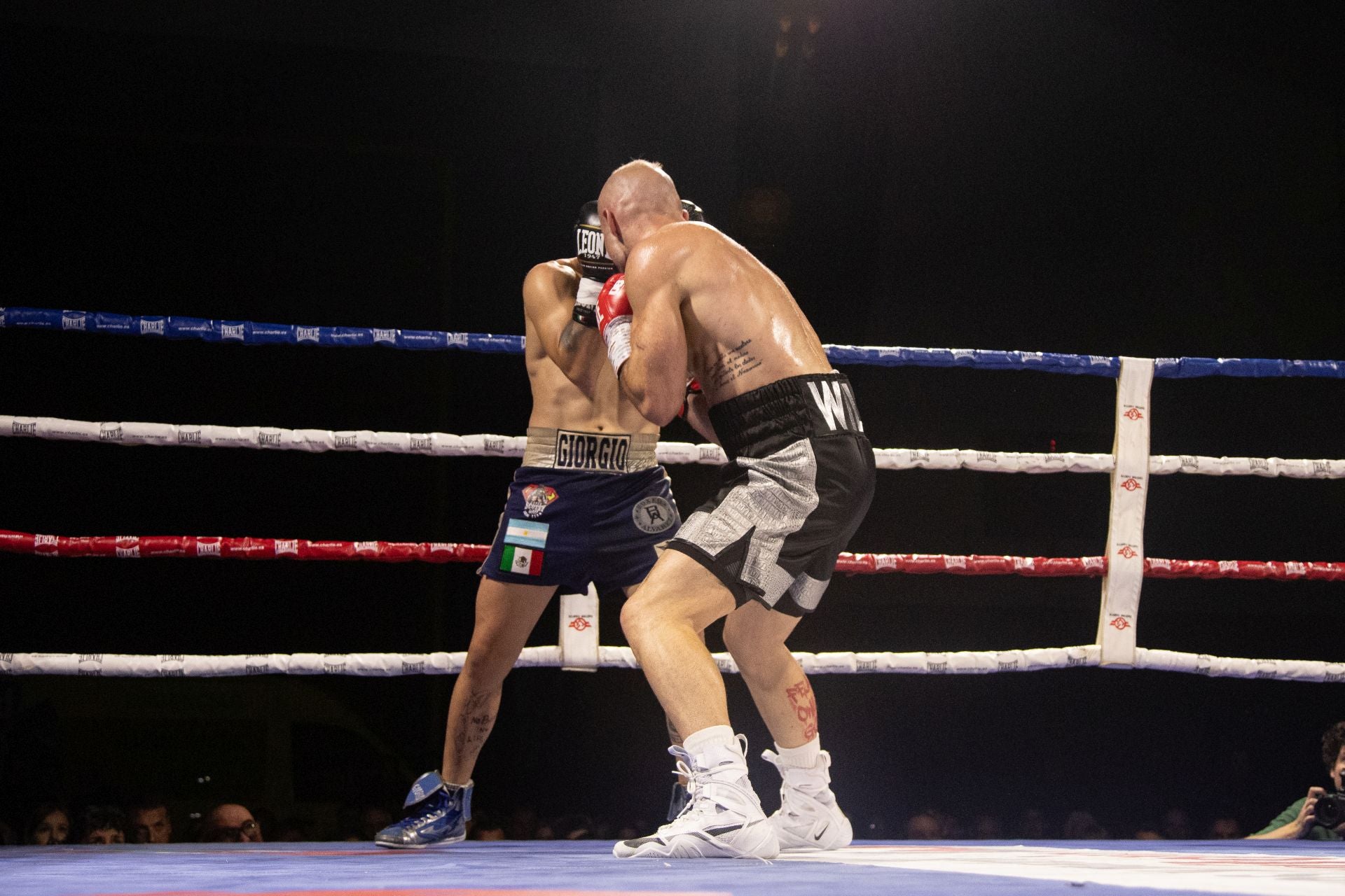 Las imágenes del combate de Gazi Kalidov