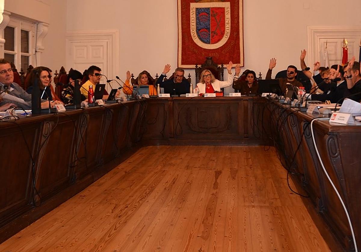 Concejales en el pleno de este lunes.