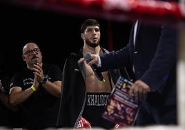 Gazi Khalidov antes de saltar al ring para proclamarse campeón de España de semipesado.