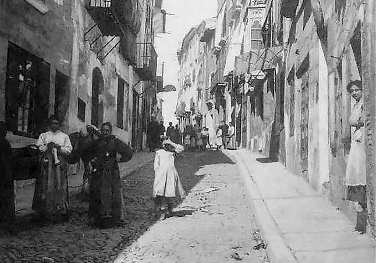 Fotografía antigua de la calle Mayor de Calahorra, que formará parte de la exposición.