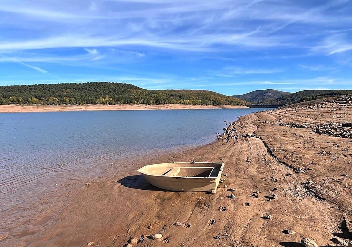 Aspecto que presentaba el embalse González Lacasa a principios del mes de octubre.