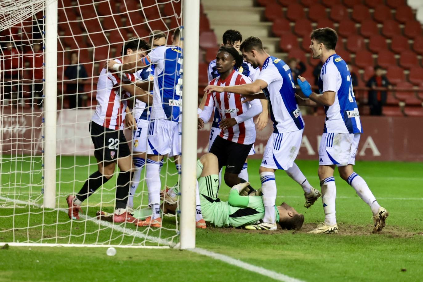 Las imágenes del encuentro UDL-Ponferradina