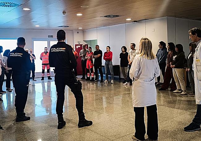 Los asistentes al curso también han realizado ejercicios prácticos y escenificación de situaciones de riesgo.