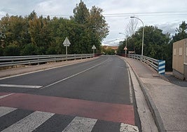 La carretera LR-256, en Albelda de Iregua.