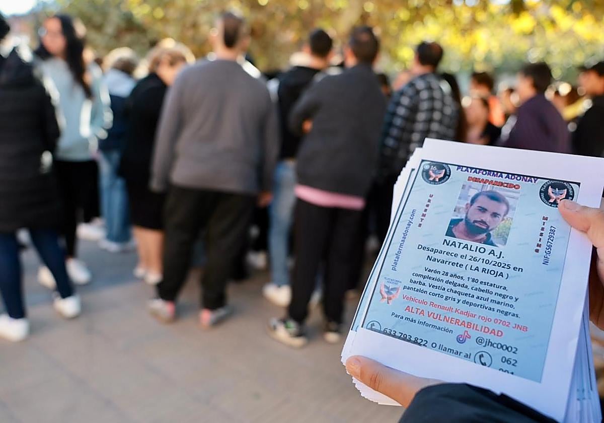 Uno de los carteles impreso que se exhibieron el pasado martes en Navarrete.